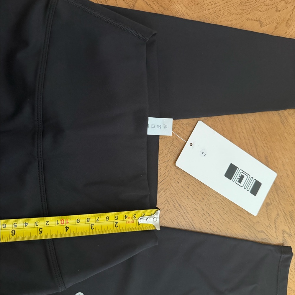 ALO Yoga Black Leggings NWT Size 2 - Picture 9 of 11